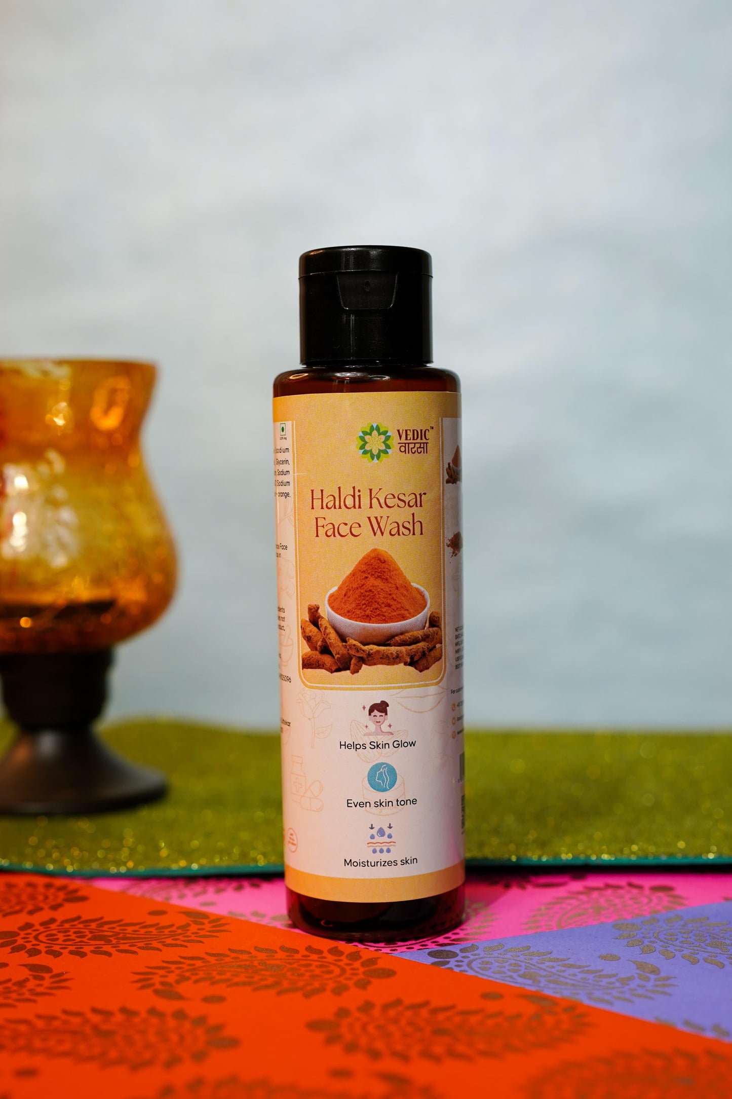 Vedic Vaarsa Haldi Kesar Face Wash